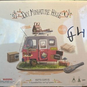 Happy camper miniature DIY
